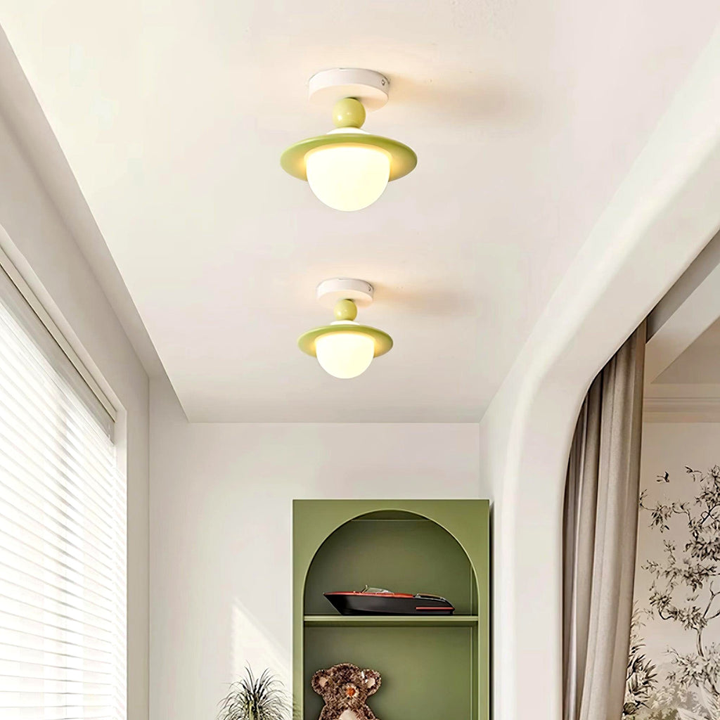 Détail du culot G9 et de l'intérieur du luminaire